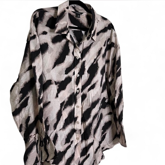 Simply Vera Cheetah Print Blouse XXL Oversized Flowy Button-Up Top - Picture 2 of 6